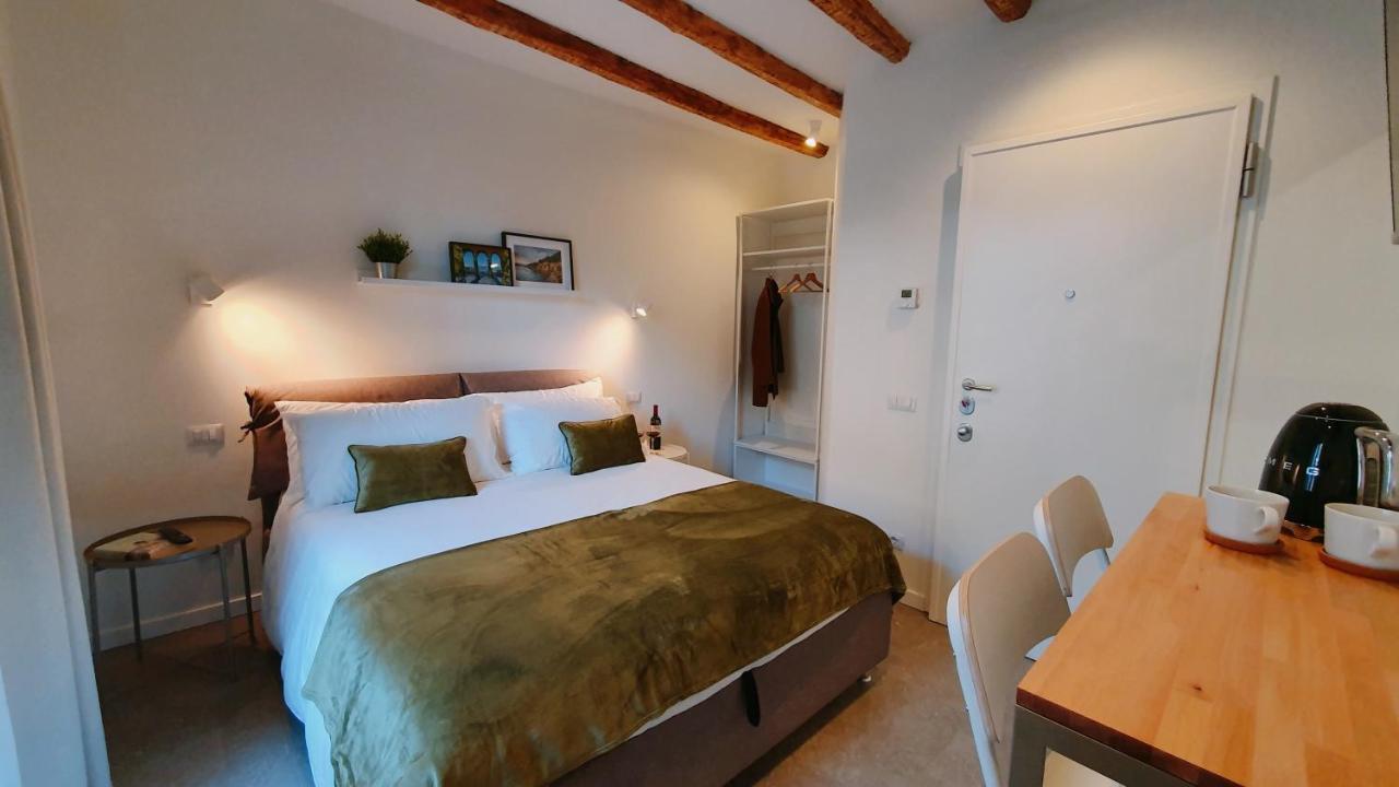 Foscolo 9 Room - Breakfast Como Dış mekan fotoğraf